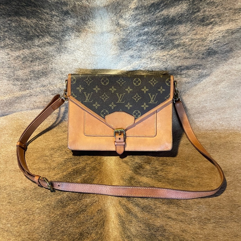 LOUIS VUITTON Vintage Monogram Sac Biface Hand Bag